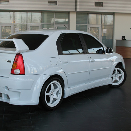 Накладки на пороги "Power DM" для Renault Logan купить недорого с доставкой в Каменск-Шахтинский