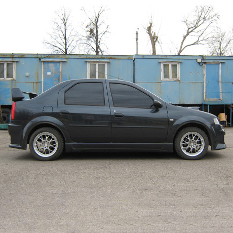 Накладки на пороги "Power DM" для Renault Logan купить недорого с доставкой в Каменск-Шахтинский